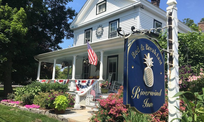 Deep River Center Lit Et Petit-Déjeuner | Riverwind Inn Bed & Breakfast