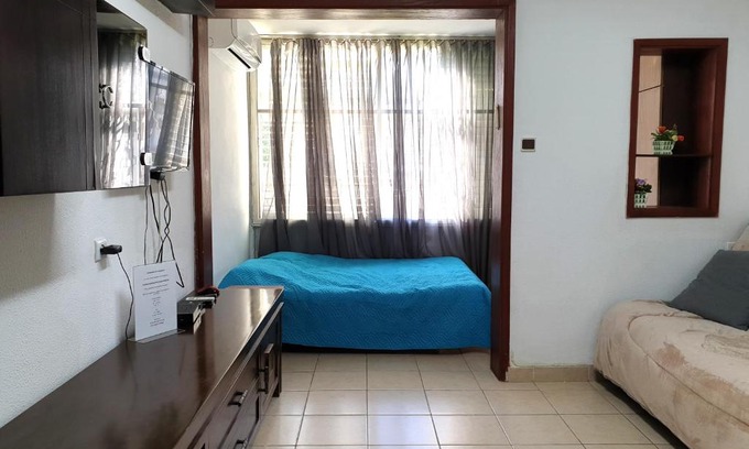Haifa Appartement | Road to the beach Apartment by Domik