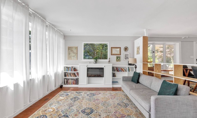 Chapel Hill Maison | Robin's Rest (3-Bedroom Home) with Pool by RedAwning