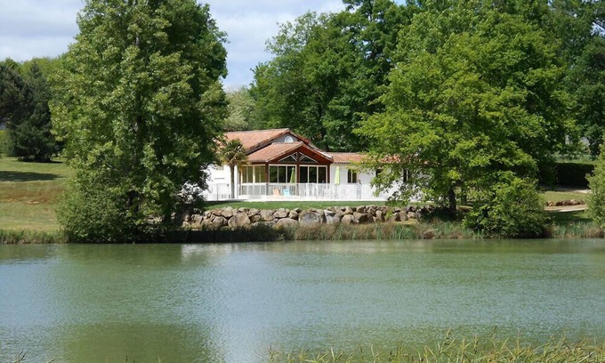 Lussas-et-Nontronneau Cottage | Le Roc de Montcheuil