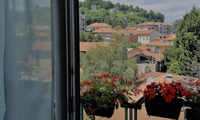 Arona Appartement | Rocca view central flat