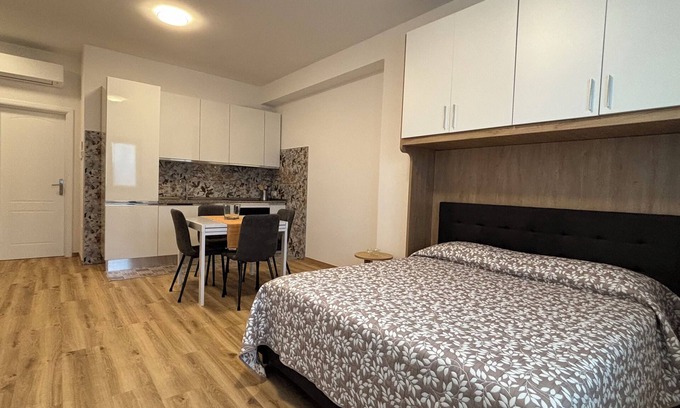 Rocca San Felice Appartement | Studio apartment with portion of terrace, ideal for couples seeking tranquility