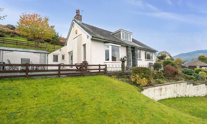 Braithwaite Maison | Rock Lynn - a bungalow that sleeps 4 guests in 2 bedrooms