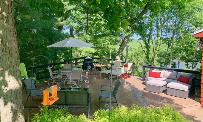Holcomb Maison | Loisirs Rock River!