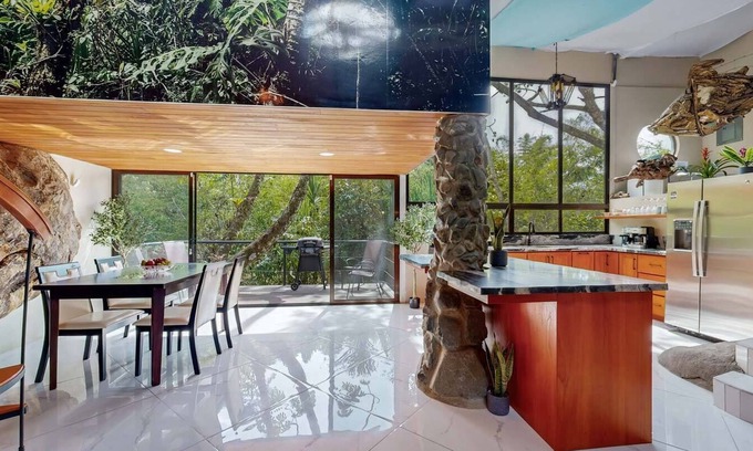 Rivas Maison | Rocka Verde Retreat