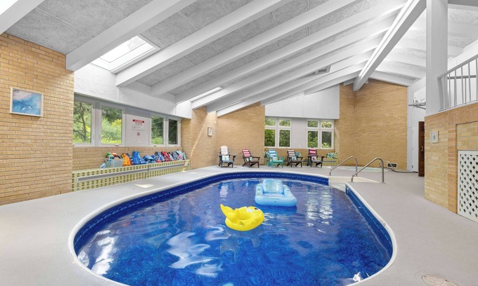 Rockford Maison | Tranquil Escape Indoor Pool Spa Arcade