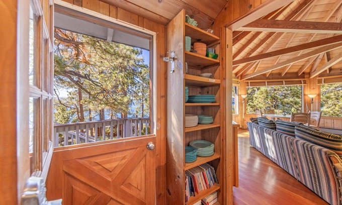 Brockway Cabine | Rockpile Treehouse | Adventurous Living with Lake Views