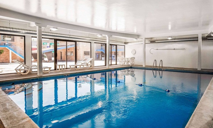 Lyons Hôtel | Rodeway Inn Lyons - La Grange