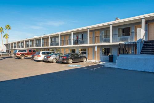 Westown Commercial Center Hôtel | Rodeway Inn Phoenix North I-17