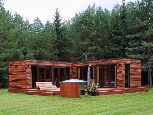 Anija Parish Maison | Roheluse metsamaja with hot tub and sauna