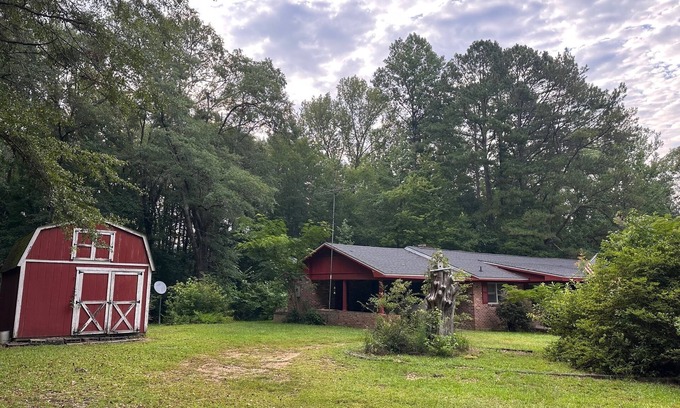 Ralph Maison | Roll Tide Ranch on 5 Tranquil Acres of Country Living Near Tuscaloosa Town!
