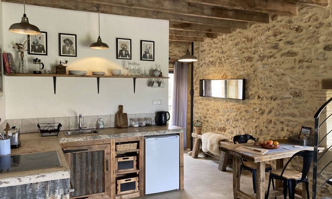Marsales Maison | Romantic 1 bedroom loft apartment with pool, 5 min to Monpazier