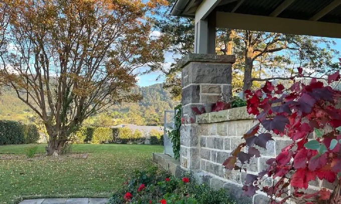 Kembla Grange Maison | Romantic 1890s Abode - Special Event Accommodation