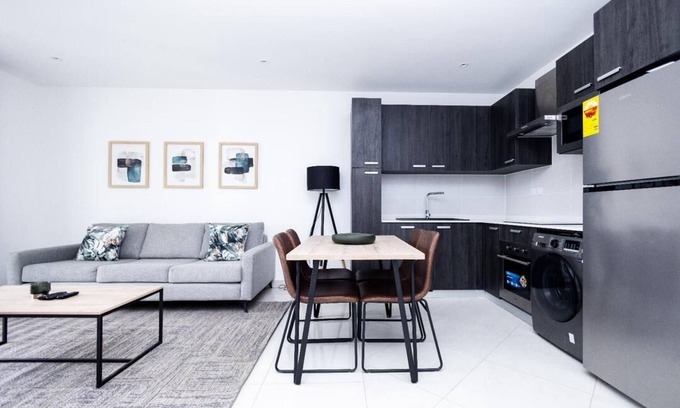 Roman Ridge Appartement | Romantic and very neat environment 5min drive from the airport.Rooftop pool