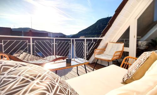 Annweiler am Trifels Appartement | ROMANTIC-Apartment - Altbauflair mit Dachterrasse & Waldblick, Maisonette, 80m2