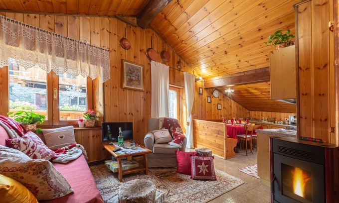 Lignod Appartement | Grenier romantique à 3,4 km des pistes de Champoluc