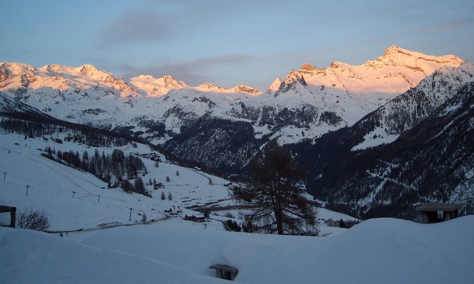 Frachey Chalet De Ski | Cabine romantique dans la pierre pour 6 personnes avec des vues spectaculaires du Mont Rose