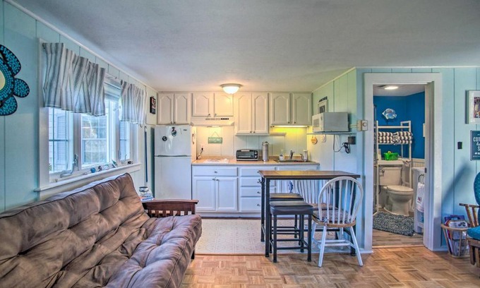 Dennis Port Appartement | Romantic Cape Cod Studio with Patio, Near Beaches