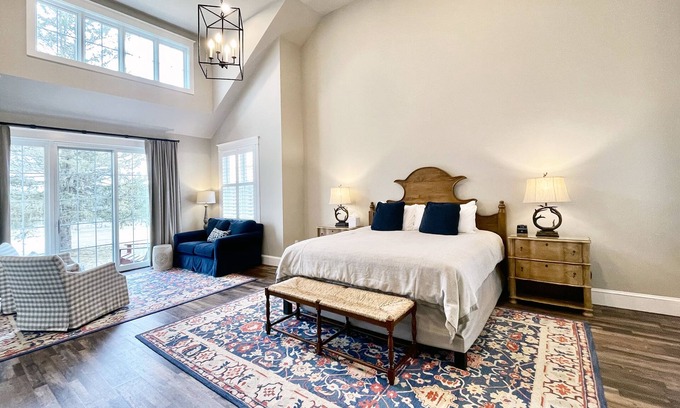 Reeders Chalet De Ski | Romantic Couples Suite in the Poconos