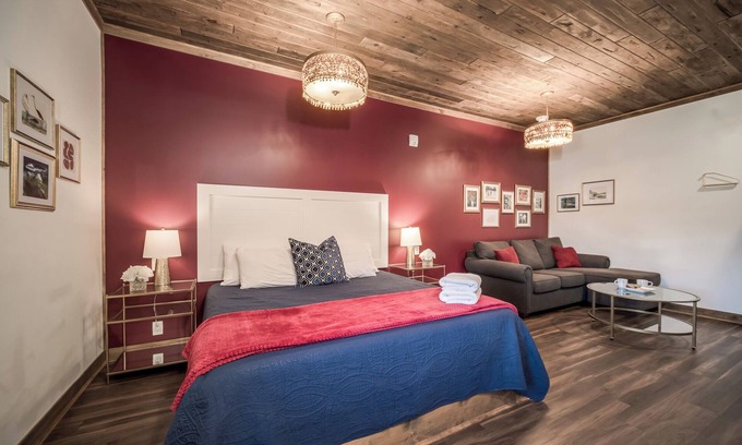 Prescott Hôtel | Best Location | Fireplace | King Bed