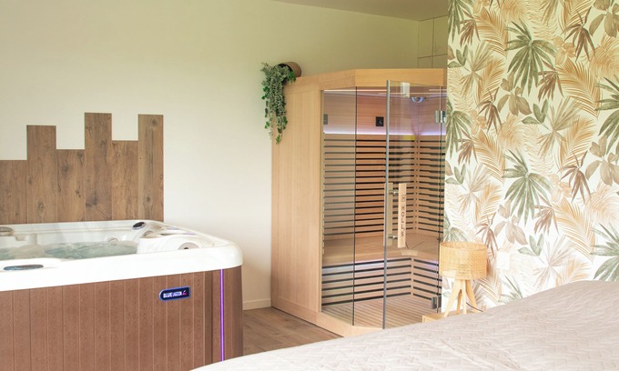 Petit-Caux Maison | Romantic gîte with private spa and sauna in the heart of nature, absolute calm.