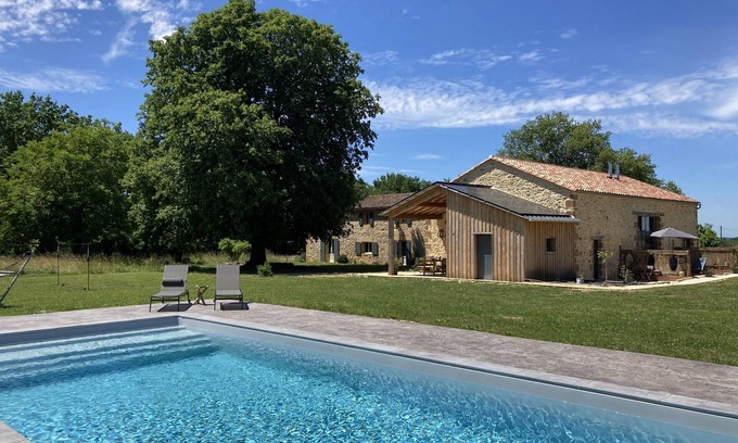 Marsales Maison | Romantic holiday accommodation sleeps 4, with shared swimming pool in Dordogne