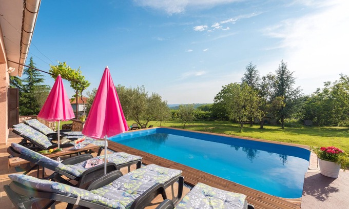 Topid Maison | Maison de vacances romantique avec piscine, à quelques minutes de la mer