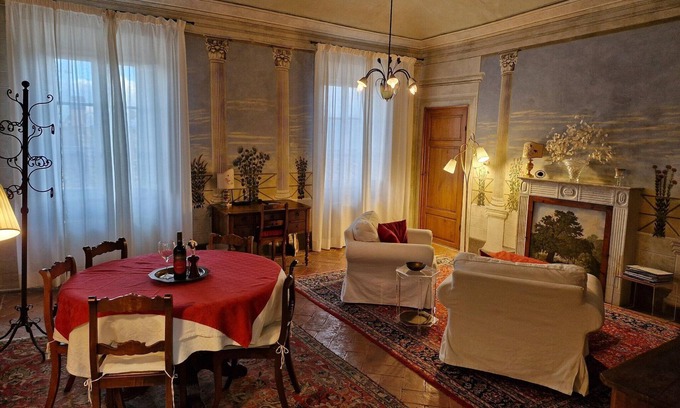 Montecastelli Maison | Maison de vacances d'époque avec fresques et terrasse