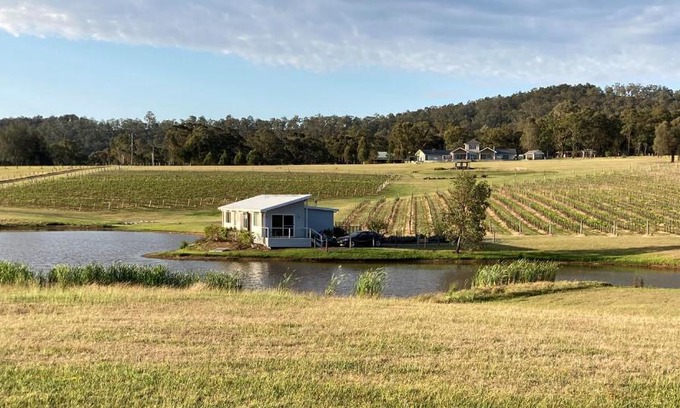 Lovedale Maison | Romantic lakehouse set in a private vineyard in the Hunter Valley