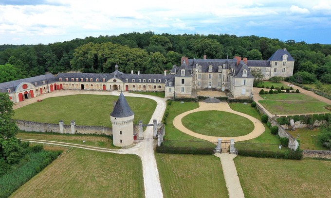 Gizeux Autre | Loft romantique au château avec piscine