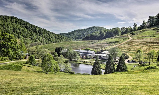 Faber Maison | Romantic Log Cabin Escape on Delfosse Winery!