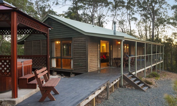 Vacy Cabine | Cabane en rondins romantique ou cabine familiale. 3 chambres à coucher. Spa et bain à remous. Superbes vues.