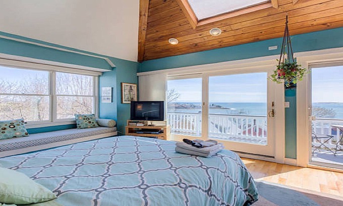 Swampscott Maison | Vues romantiques sur l'océan et les toits de Boston - Depuis un bain à remous extérieur!