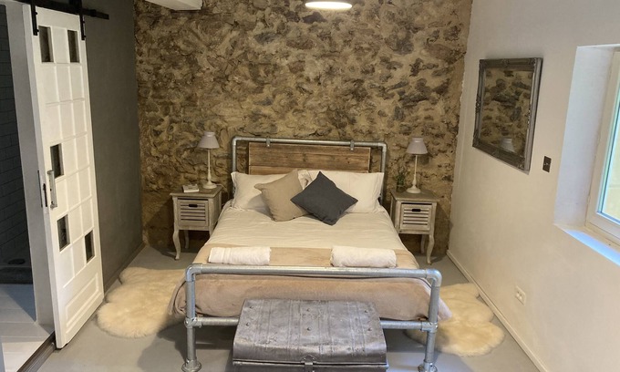 Marsales Appartement | Romantic one bedroom studio apartment with pool , walking distance to Monpazier