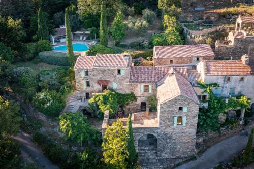 Mons Appartement | Romantic Retreat with pool Mons la Trivalle