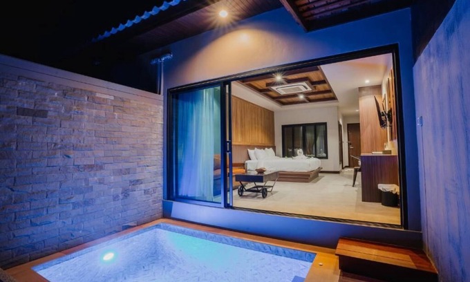 Talat Nuea Station Balnéaire | Romantic Room with Private Plunge Pool/Located in Siray Bay 5 Minto Phuket Town
