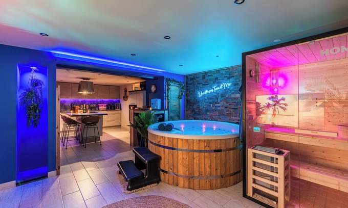 Herrlisheim Lit Et Petit-Déjeuner | ⚜️ Jacuzzi Privatif, Sauna & Terrasse | Nuit Romantique en Alsace 🏝️