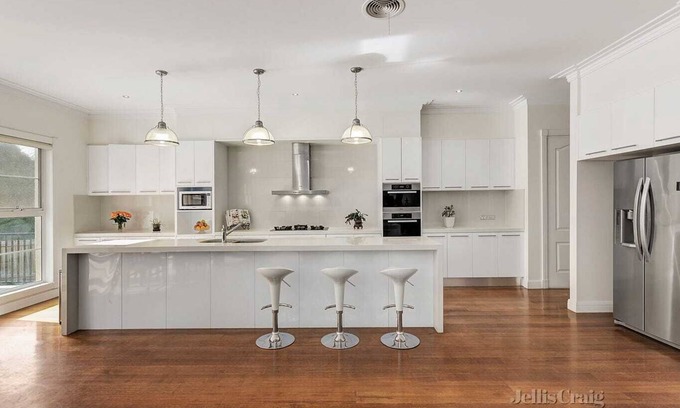 Balwyn Maison | Romantic Spanish villa w/hot tub — 5 min from the beach!