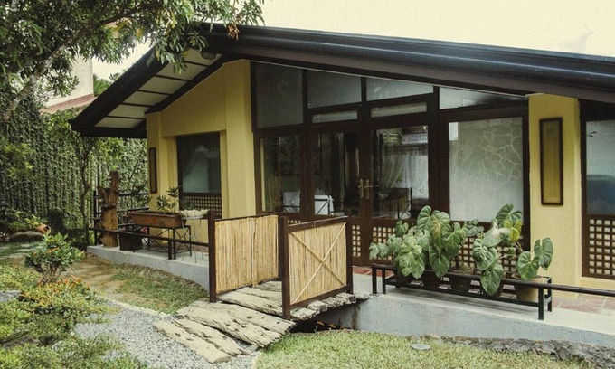Silang Junction North Cottage | Romantic Suite w/ Private Bathtub & Mountain View