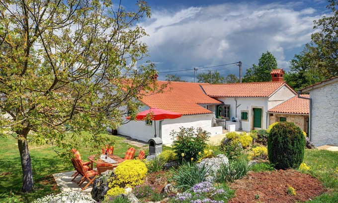 Gracisce Villa | Romantic Villa Angelina avec piscine pour des vacances très spéciales