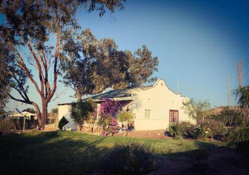Kai !Garib Maison | Romantic Vintage Cottage, Views across vineyards.