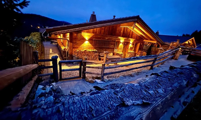 Rabenstein Appartement | Romantische Ferienhütte mit Eigenem Wellnessbereich