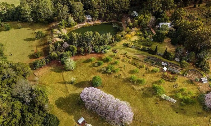 Ravensbourne Maison | Romany Wood is the perfect secluded weekend escape beside the creek & rainforest