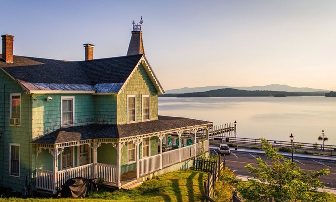 Weirs Beach Maison | Romeo Balcon - au centre de Weirs Beach