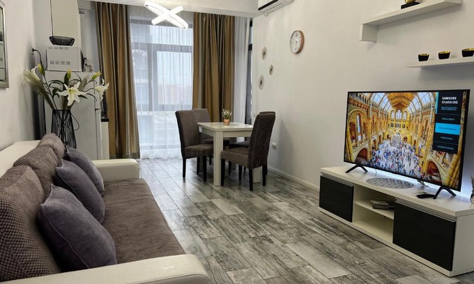 Constanta Appartement | Romeo's Beachfront Apartment by LOFT, Hotel OPERA and White Tower