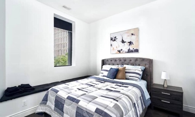 Windsor Appartement | ROOF TOP 2-Bedroom PentHouse with Roof Top Patio with BBQ