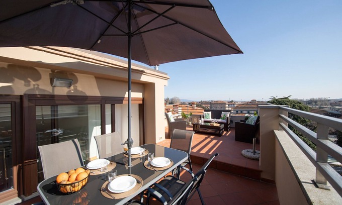Lucca Historical Center Appartement | Rooftop Delight with Terrace
