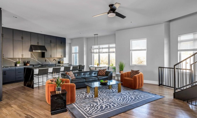 Haynes Area Maison | Rooftop w/ Skyline Views-15 Min to Broadway-Luxury