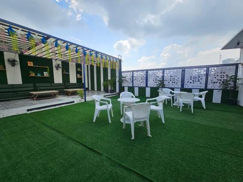 Faridabad Appartement | Rooftop With Pool Party 3BHK Luxury Space