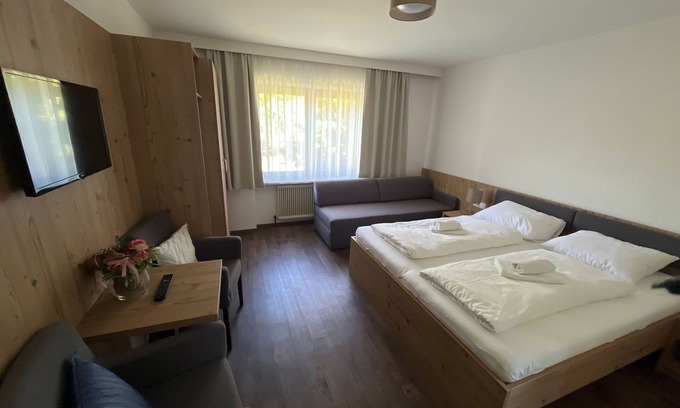 Obsteig Lit Et Petit-Déjeuner | Room 06 / 3bed without balcony - Pension Alpina